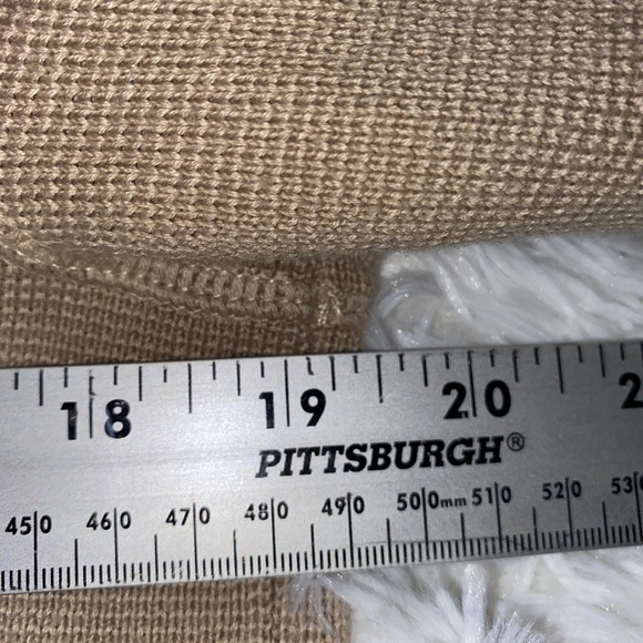 Beautiful Condition J. Jill Sweater 3/4 sleeves and chunky buttons - Picture 3 of 5